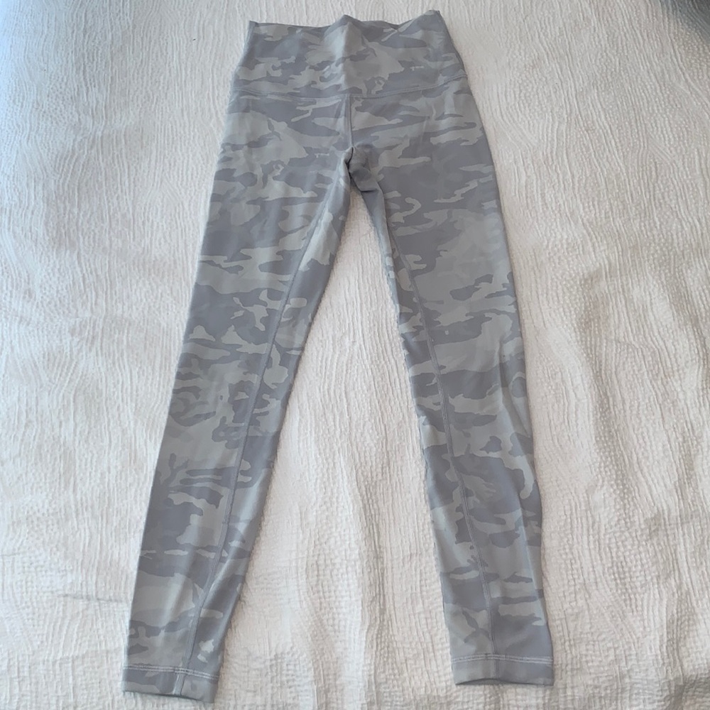 Lululemon Wunder under grey camo tights